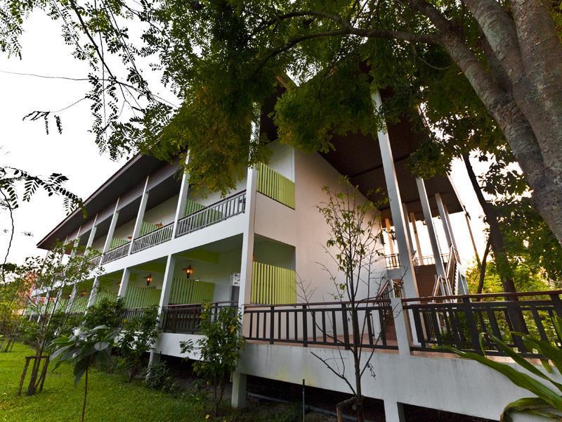 Tree House Hotel Sisaket Bagian luar foto