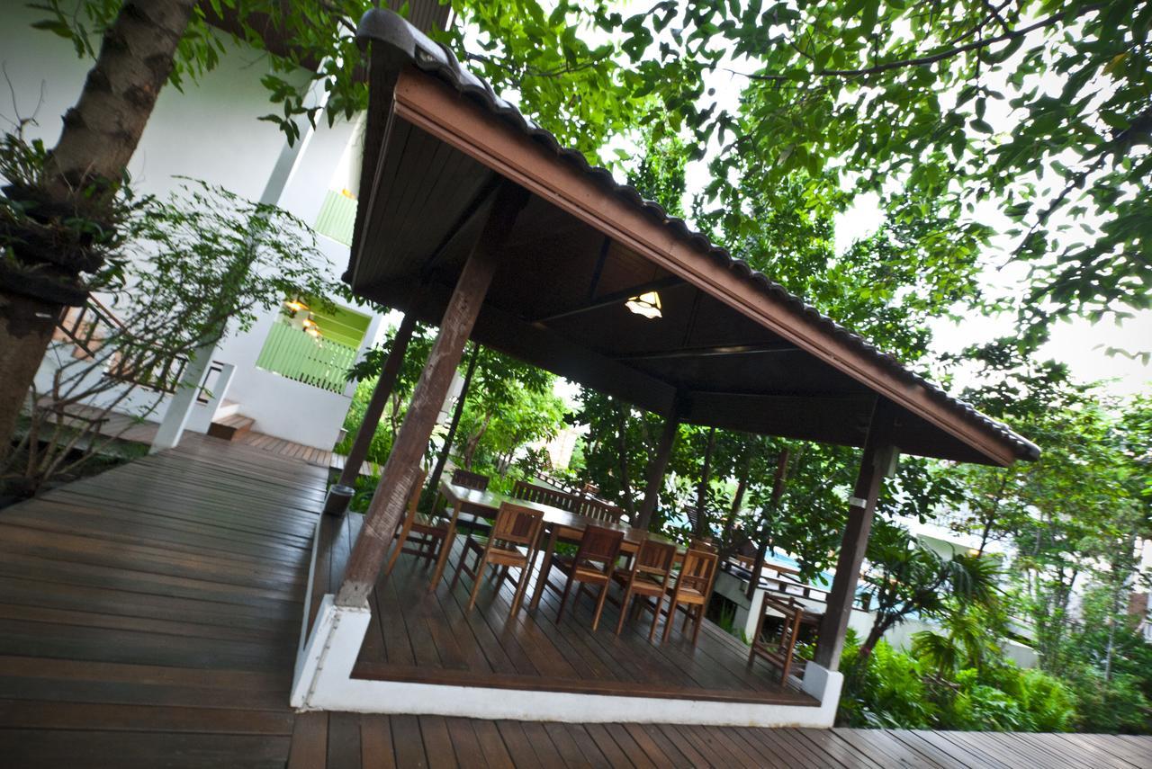 Tree House Hotel Sisaket Bagian luar foto