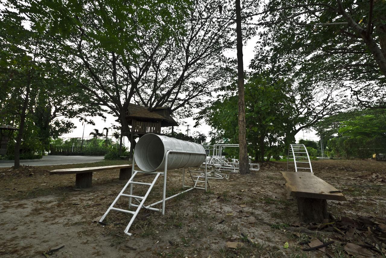 Tree House Hotel Sisaket Bagian luar foto