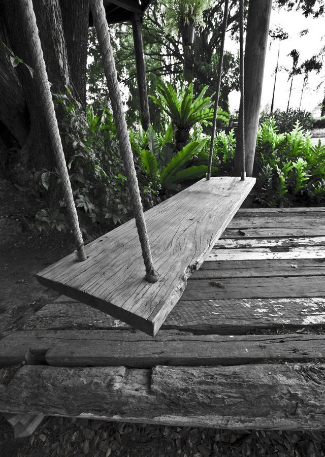 Tree House Hotel Sisaket Bagian luar foto