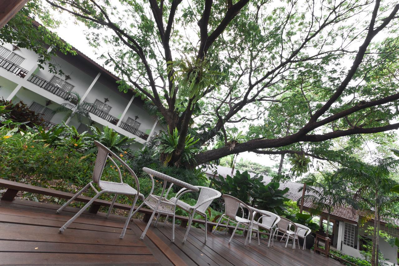 Tree House Hotel Sisaket Bagian luar foto