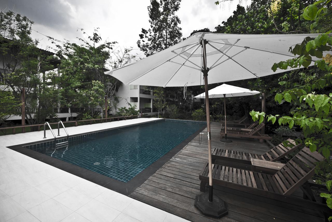 Tree House Hotel Sisaket Bagian luar foto