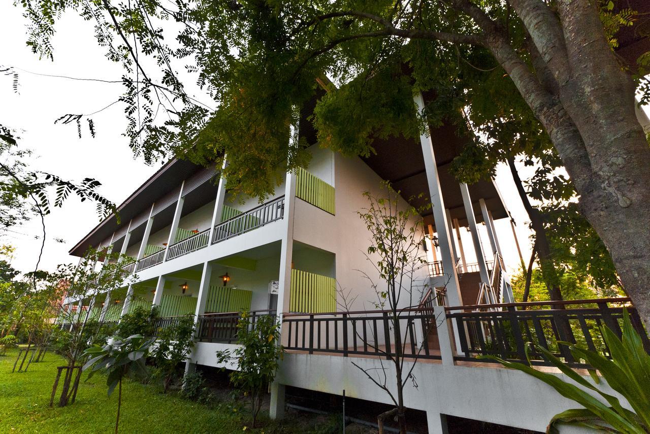 Tree House Hotel Sisaket Bagian luar foto