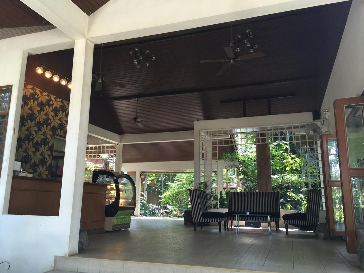 Tree House Hotel Sisaket Bagian luar foto