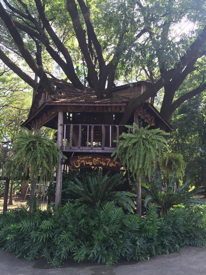 Tree House Hotel Sisaket Bagian luar foto